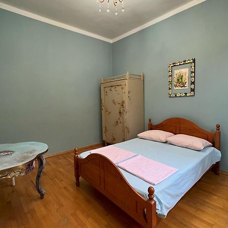 Guest House One Two Three 第比利斯 外观 照片
