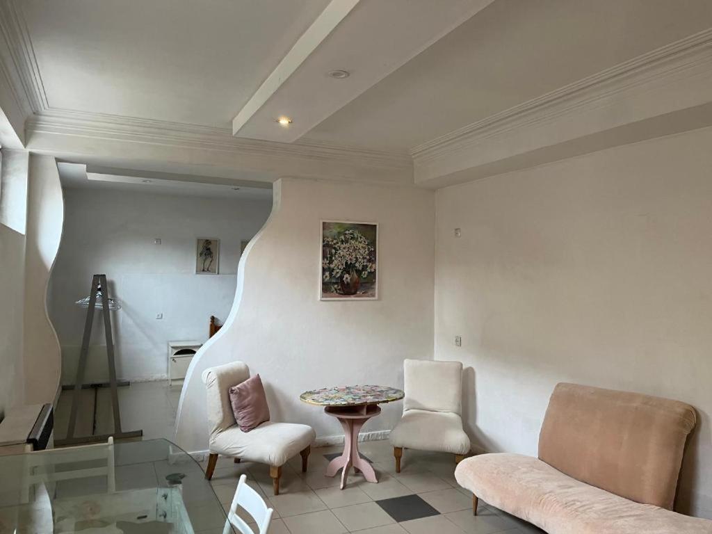 Guest House One Two Three 第比利斯 外观 照片